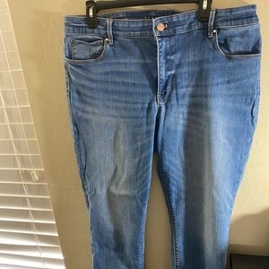 White House Black Market-16L Flare Crop Pant